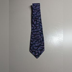 Geoffrey Beene 100% silk‎ tie purple fans print